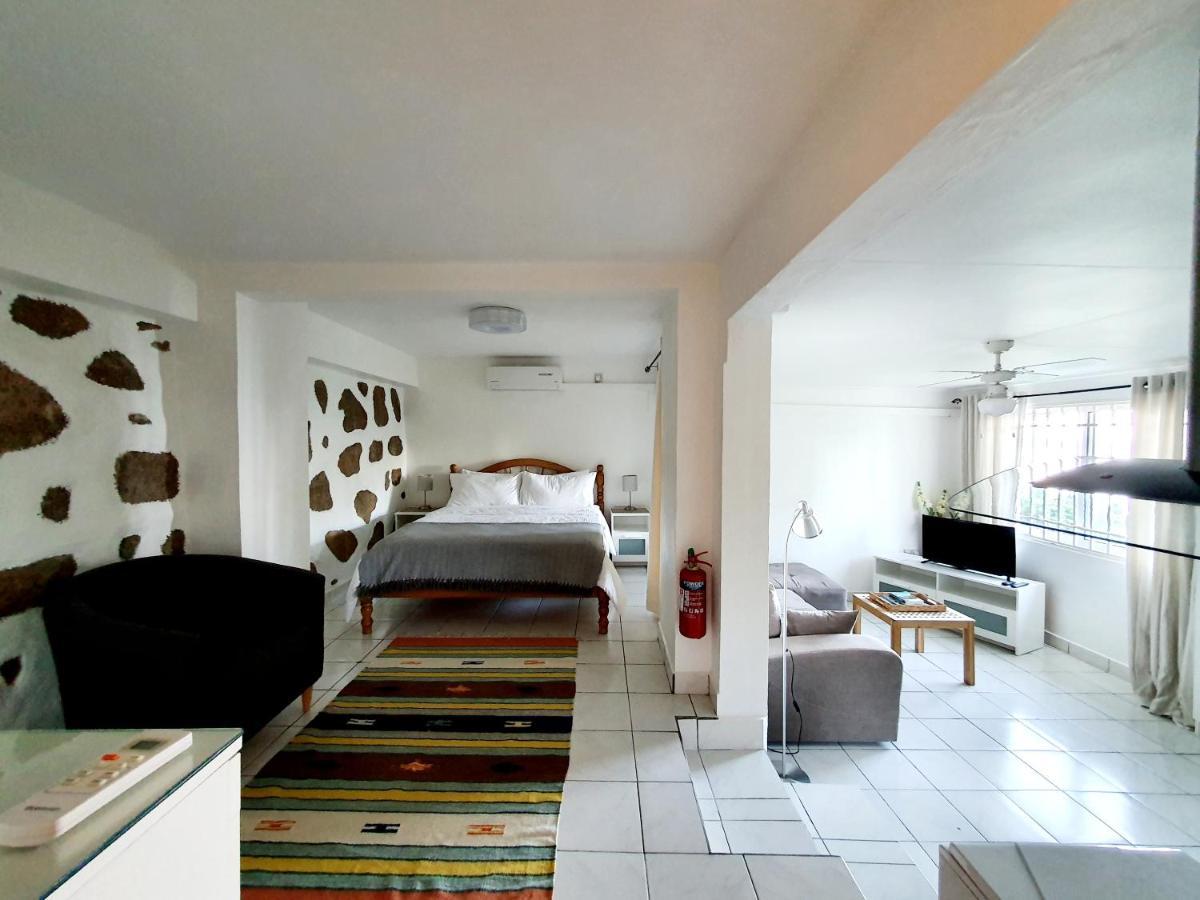 Rose Self Catering Appartement Beau Vallon  Buitenkant foto