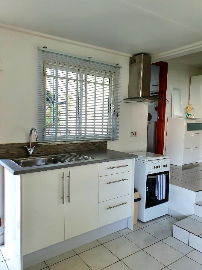Rose Self Catering Appartement Beau Vallon  Buitenkant foto