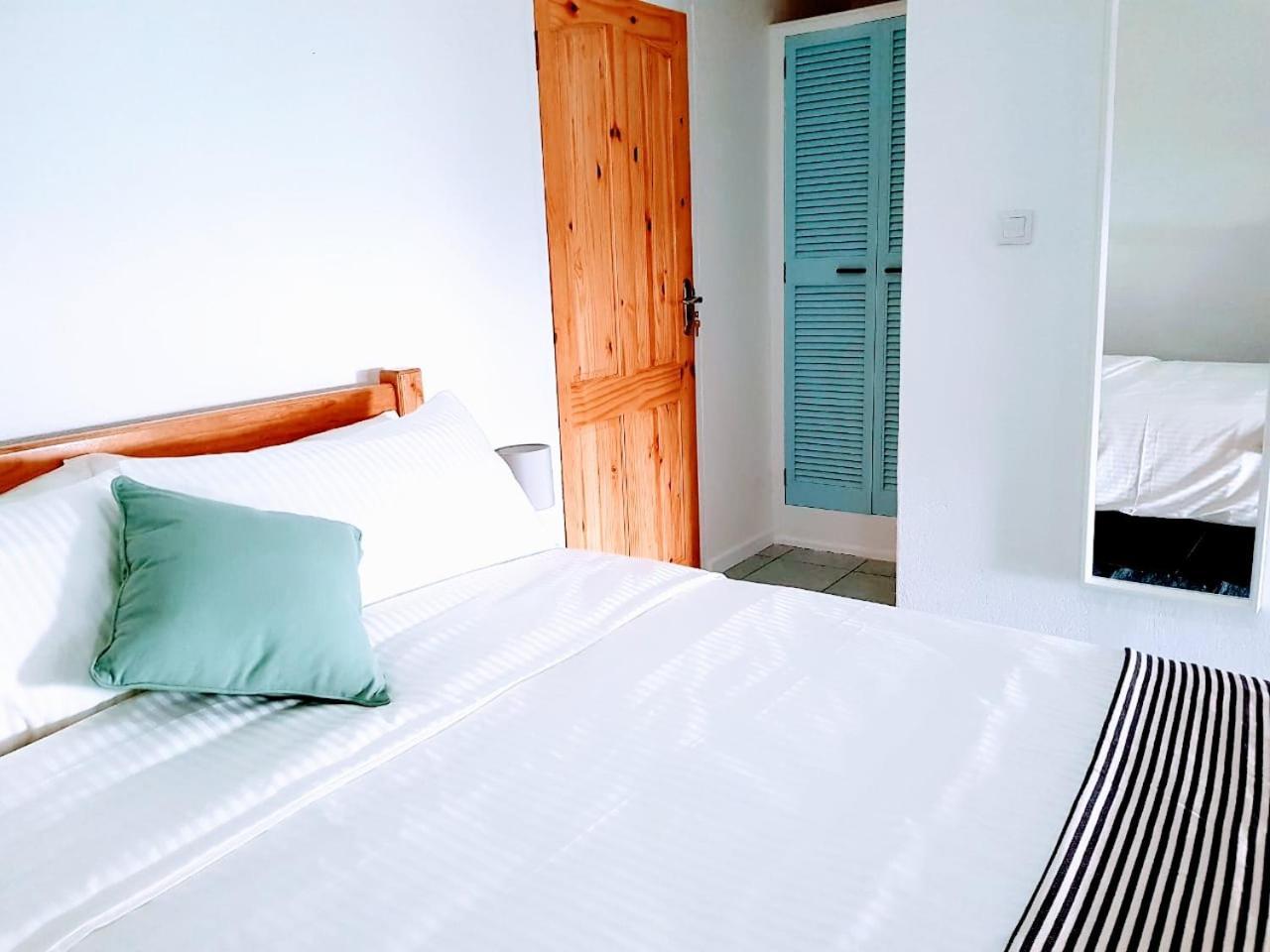 Rose Self Catering Appartement Beau Vallon  Kamer foto
