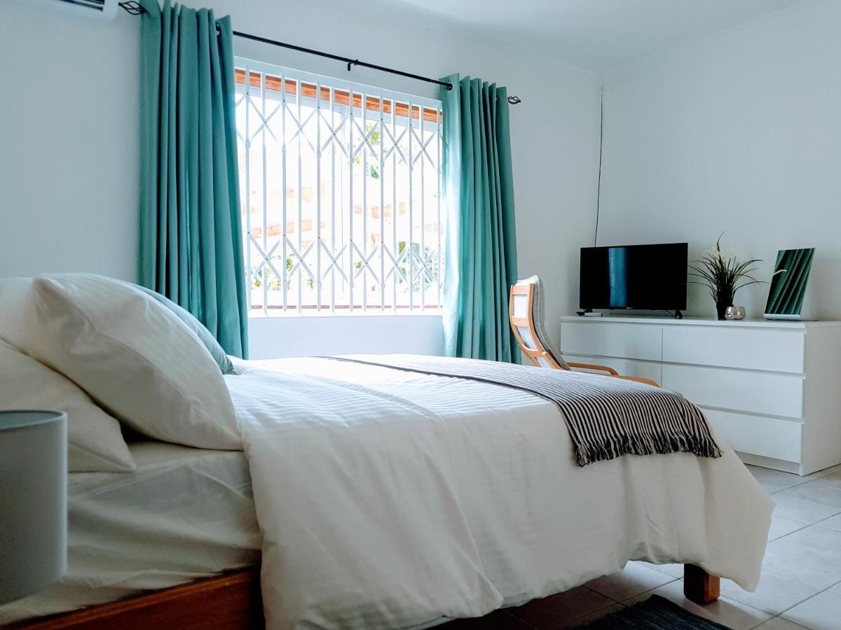 Rose Self Catering Appartement Beau Vallon  Buitenkant foto
